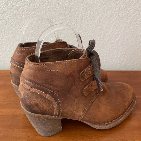 Clarks Artisan Carleta Lyon Womens Brown Nubuck Leather Ankle Bootie Size 7.5M - Picture 3 of 10